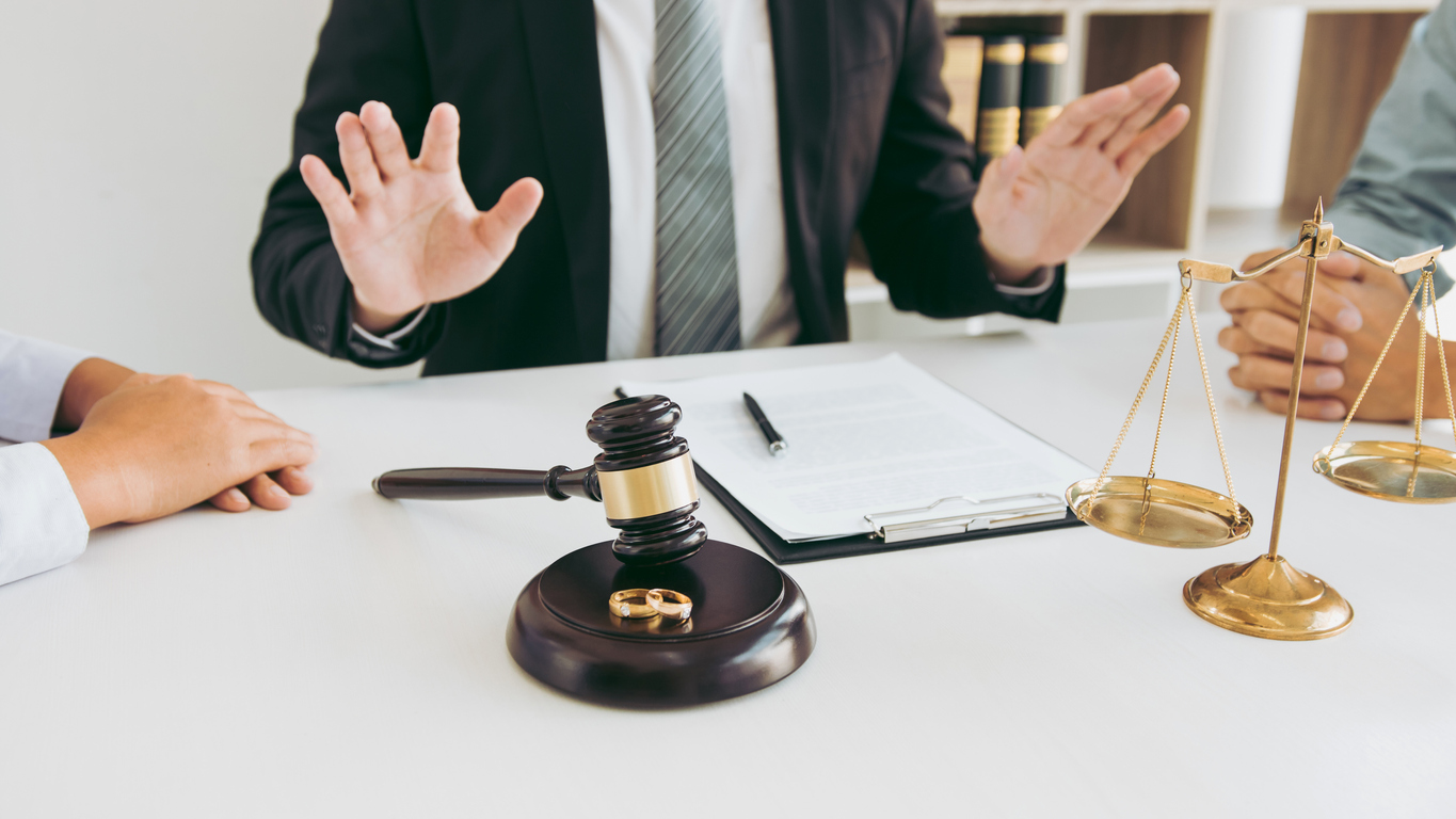 Phát hiện chồng ngoại tình, vợ được quyền ly hôn đơn phương?